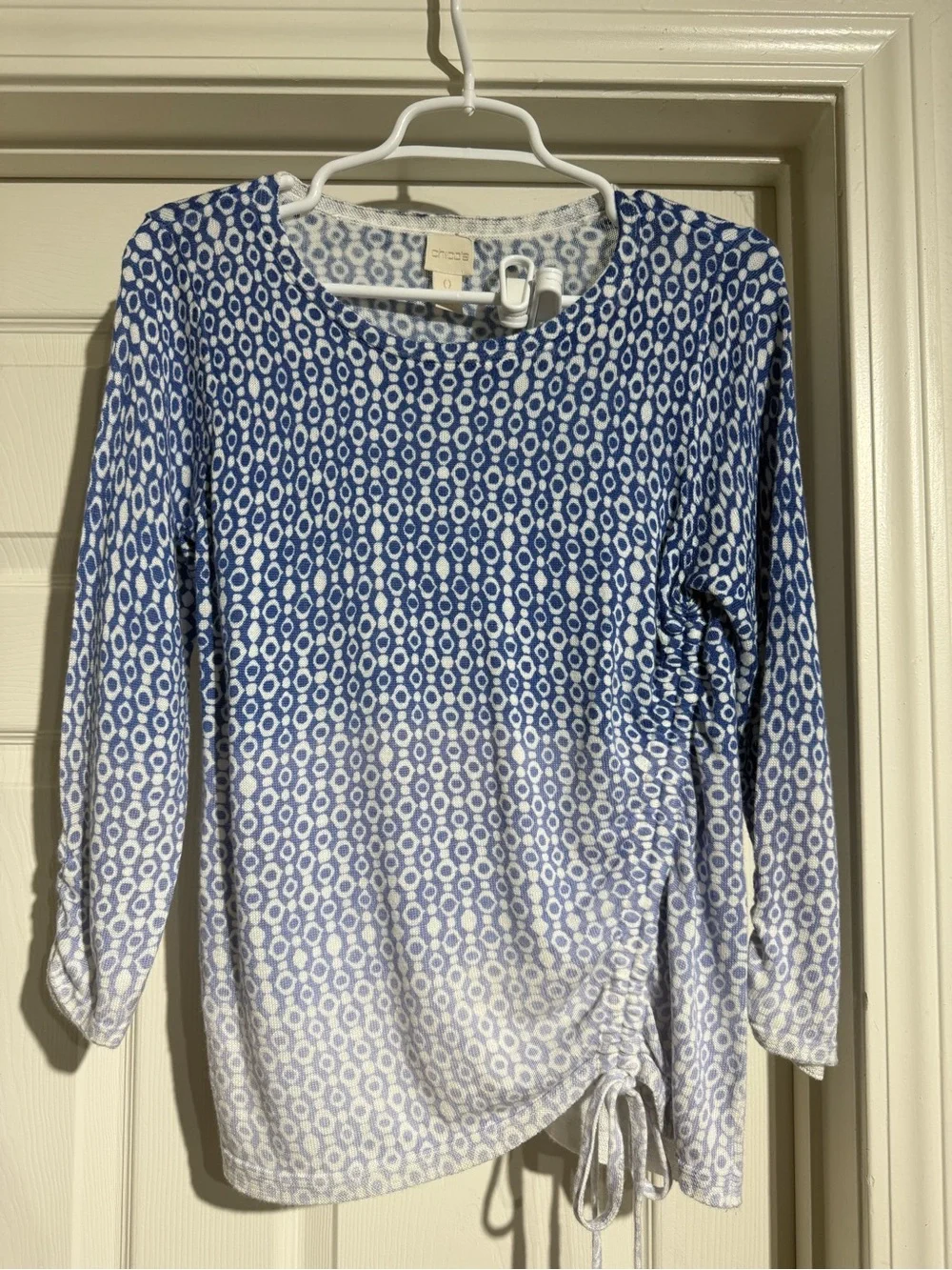 Chico’s Blue/ White Geometric Ombre Circle Dot w Side Cinch Sweater Size 0 (SM) - Picture 3 of 7